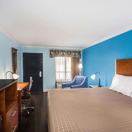 Days Inn By Wyndham Florida City Exteriér fotografie