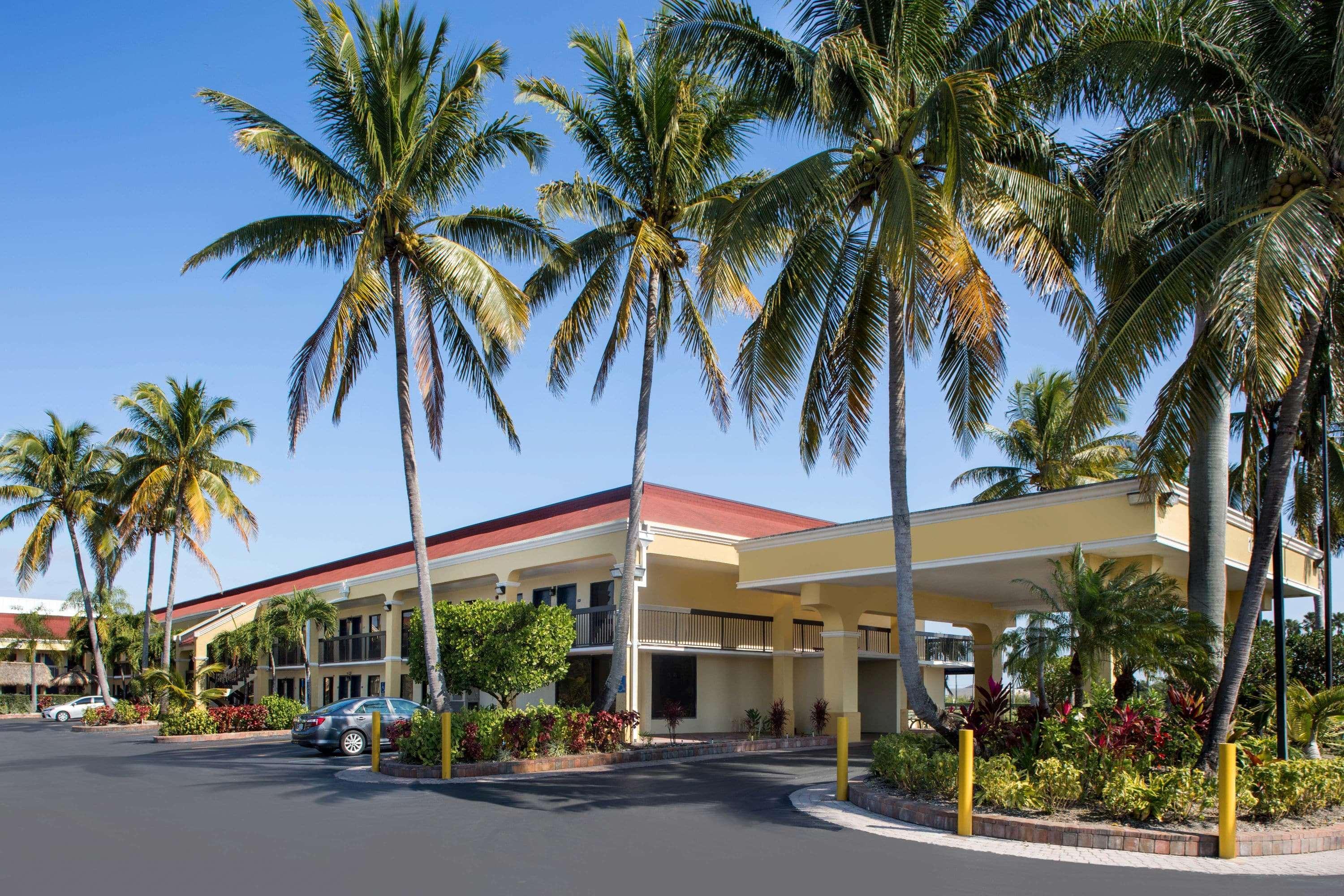 Days Inn By Wyndham Florida City Exteriér fotografie
